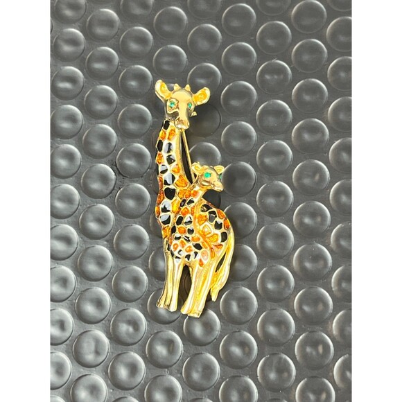 Vintage Giraffe Mother & Baby Brooch Gold Tone Enamel Amber Rhinestones Animal - Picture 8 of 11